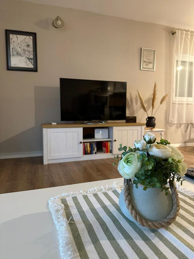 Apartman Lusy Трибунь Экстерьер фото